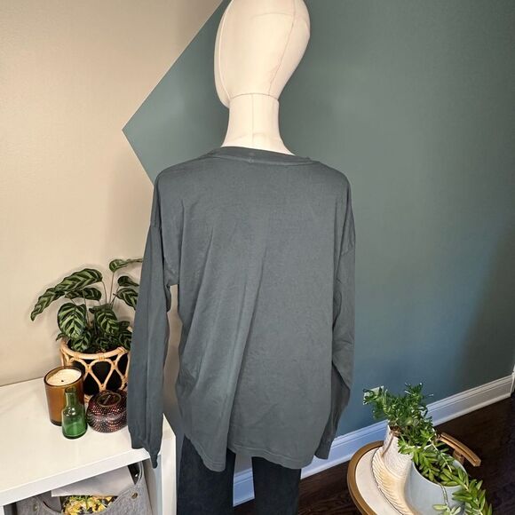 NWOT Daydreamer Notorious B.I.G. Long Sleeve Graphic Tee Oversized 90s Hip-Hop S - Picture 4 of 10